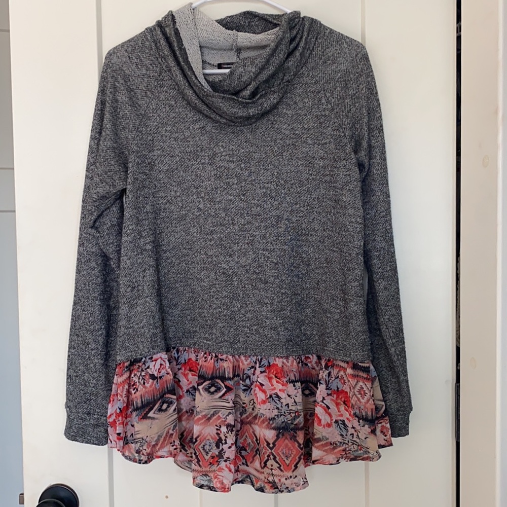 HIP Long Sleeve Cowl Neck Top Size Medium